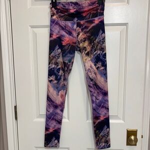 Old Navy Performance Leggings in Purple and Pink